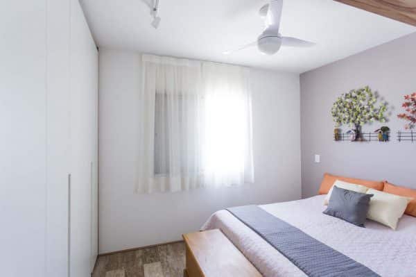 Tecido para cortina de suíte com casal – Por: Arq Design